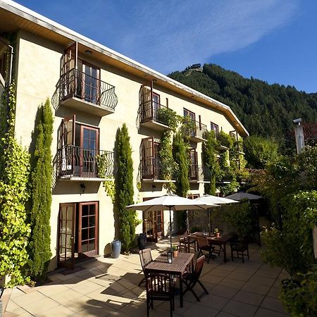Browns Boutique Hotel Куийнстаун Екстериор снимка